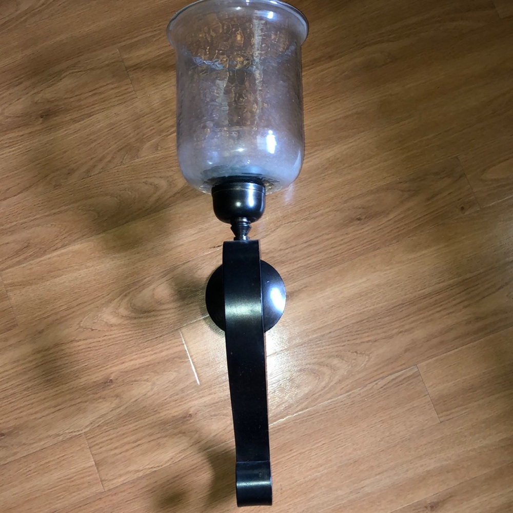 Wall sconce